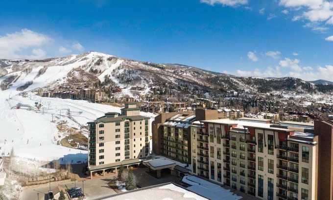 Steamboat Springs Villa | Mountainside 2-Bedroom Lockoff Ski-In/Ski-Out Steamboat Mar. 8th-15th - Sheraton