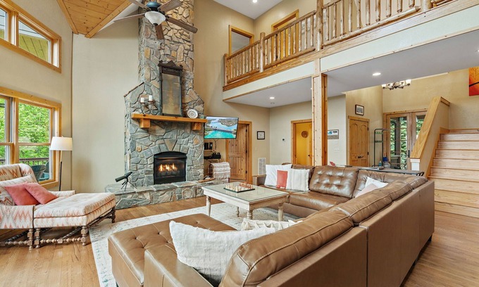 Walker-In-the-Hills House | Mountaintop Oasis: Family Fun, Paved Access, Very Close to Town and Blue RidgeP