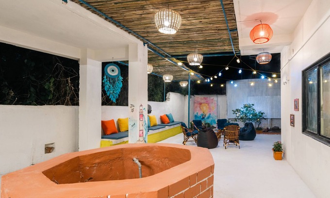 Daman Hostel | Moustache Daman