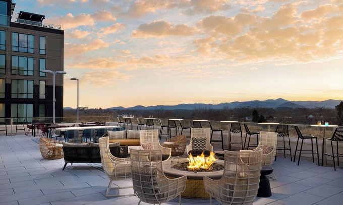 Downtown Asheville Hotel | Moxy Asheville