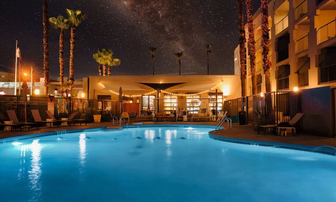 Tempe Hotel | MOXY Phoenix Tempe/ASU Area