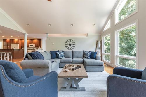 Anderson House | Moyers Retreat - Lakefront