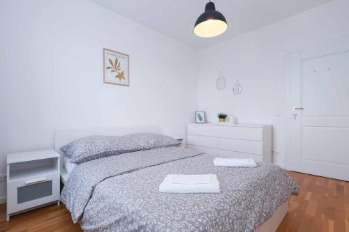 Old Town Apartment | Mozartova- Quiet Getaway with a view of the Danube