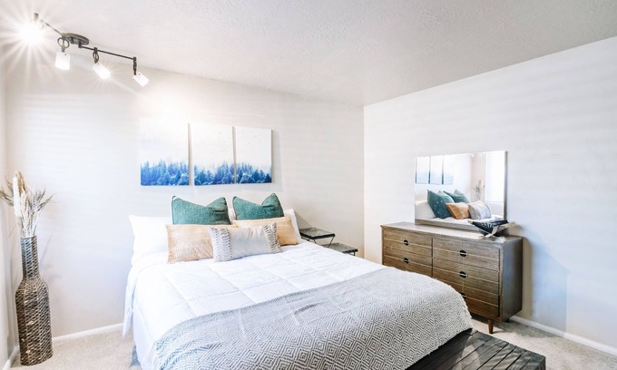 Salt Lake City Apartment | Mr Sunny: Entire home in Salt Lake City, Utah 2 Bed 1 Bath