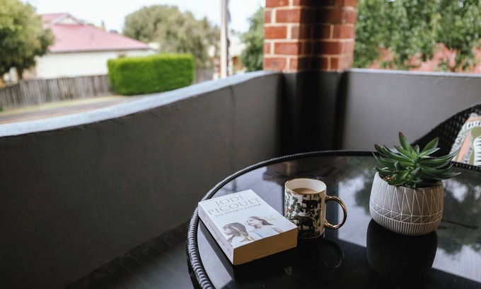 Victor Harbor House | Mrs Percivals heritage luxury and romance with outdoor deep soak tub