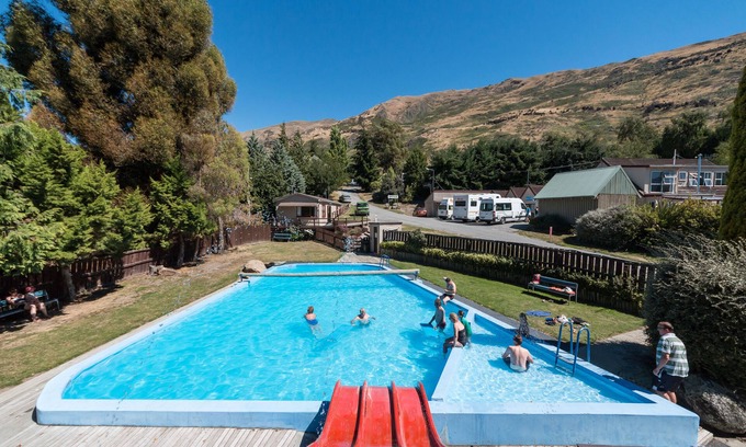 Wanaka Hotel | Mt Aspiring Holiday Park