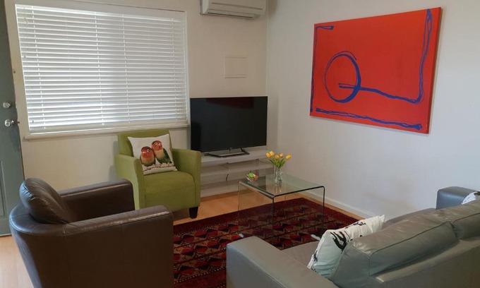 Inglewood Apartment | Mt.Lawley Superb 2 BR location Comfort, style 3