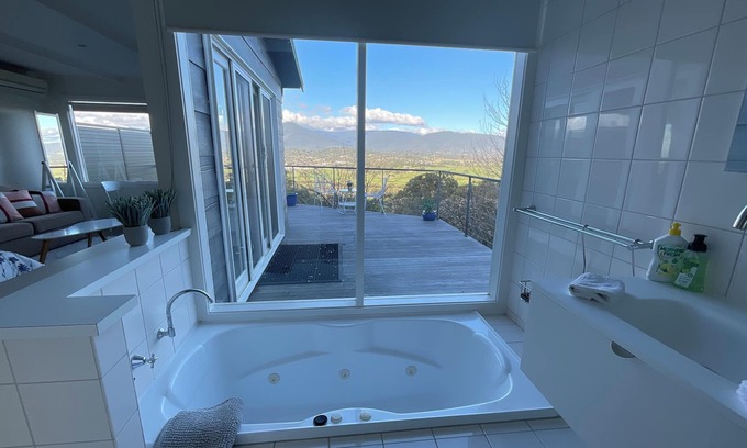 Healesville Apartment | Mt Rael Healesville Suite 2 The Sharman Stunning views