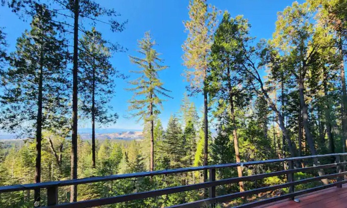 Shingletown House | Mtn view Cabin near Lassen Volcanic National Park