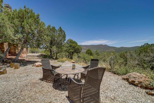 Pine House | Mtn-View Deck at Home 7 Mi to Tonto Natural Bridge