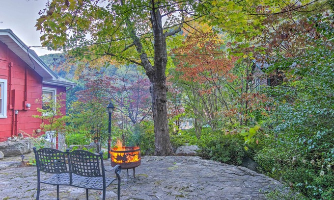 Chimney Rock Cottage | Mtn Views + Fire Pit: Serene Chimney Rock Abode