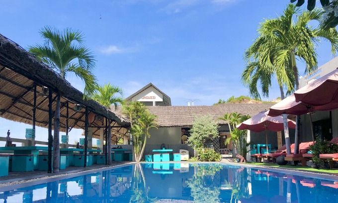 Central Mui Ne Beach Hotel | Mui Ne Hills Bliss Hotel