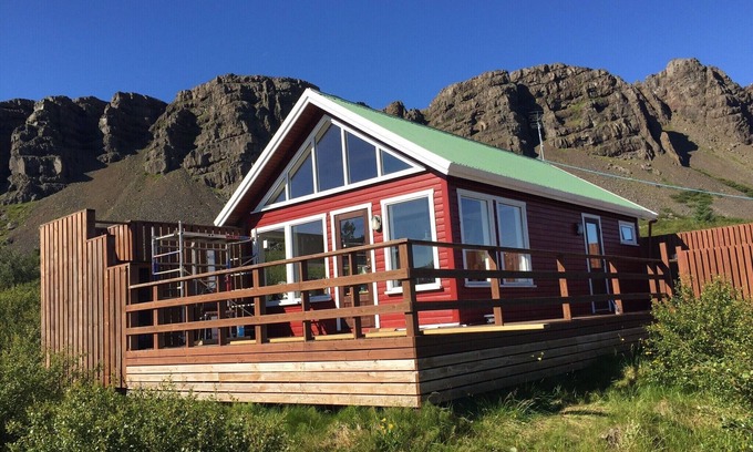 Borgarnes Cabin | Múlakot 1 - Cosy countryside cabin with a sauna and amazing view´s