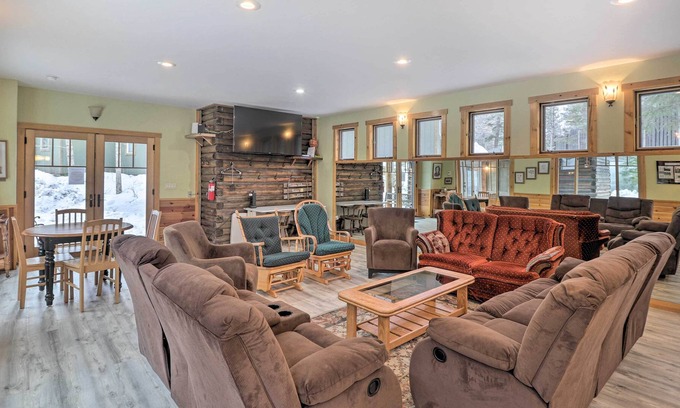 Whitefish Cottage | Multi-Building Retreat Center w/ Hot Tub & Sauna!