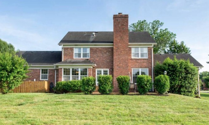 Nashville House | Multiple King beds, 25 mins near downtown.