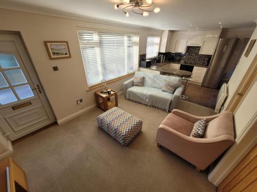 Mumbles House | Mumbles Cottage - Sleeps 4 - Pets Ok - Parking