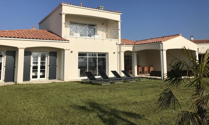 Meschers-sur-Gironde Villa | Municipality of ROYAN (Meschers sur Gironde) 5* VILLA WITH SEA VIEW, 6 people
