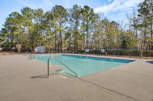 Murrells Inlet Apartment | Murrells Inlet Condo with Pool Access, Near Beach!