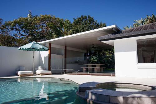 Burleigh Waters House | Muse by Khove