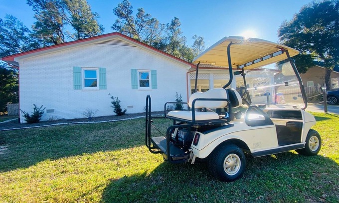 Tranquil Harbour Cottage | MUSIC FESTIVAL SPECIAL SEPT 5- 2 nights. Includes Golf cart & beach pkg permit.