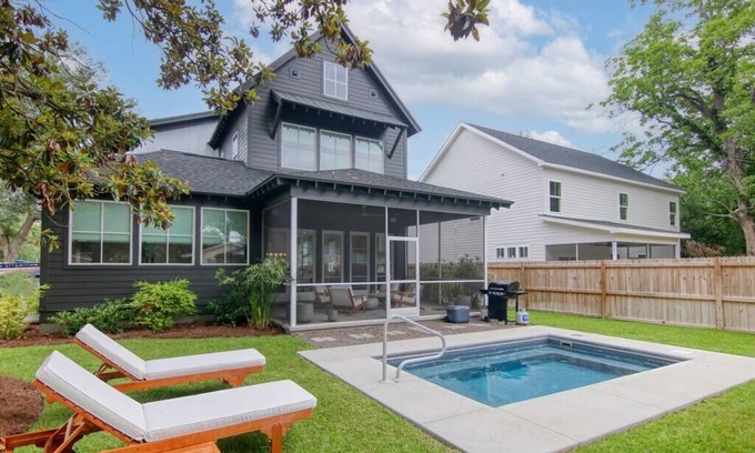 Mount Pleasant House | Music Manor/3-King Beds w/Pool,mins to Beach&DT