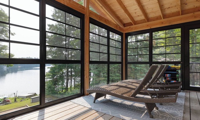 Bracebridge Cottage | Muskoka Gem: 10pp/fireplaces/canoe/kayaks