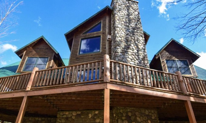 Russell House | Must see Lodge & Nature Preserve!