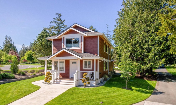 Freeland House | Mutiny Bay Ocean Breeze Retreat - Guest House