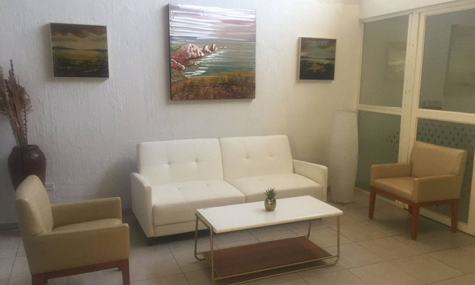 Esterito House | Muy cerca del centro y del malecón