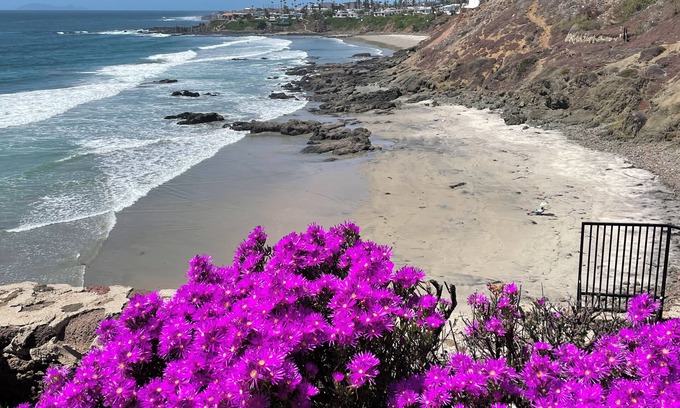 Rosarito Villa | Ocean Front 2-bedroom Villa in Calafia Paradise Resort, 2 Pools, Jacuzzi, gym.