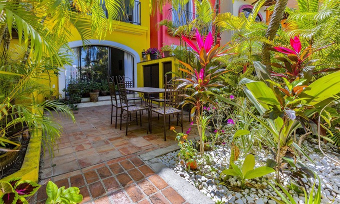 Isla Iguana House | 3 Br Beachfront House | Marina | Pool | King Bed