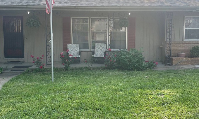 St. Joseph House | My Fairleighdy is a 3-bedroom house, perfectly located in historic Saint Joseph.