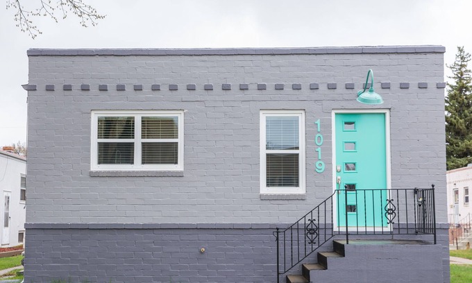 Bismarck Apartment | My Happy Place 1019