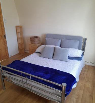 Larkhall House | My home, you home