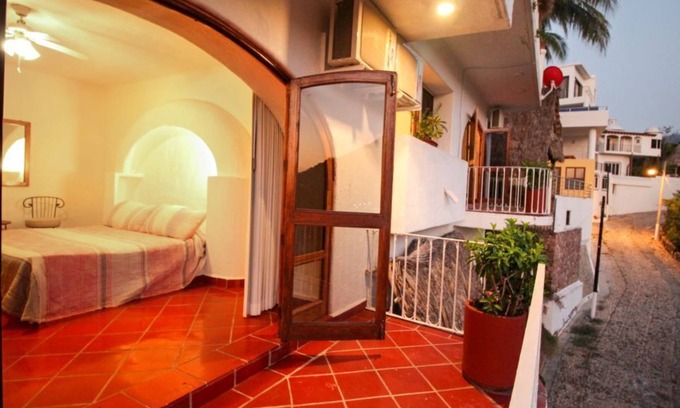 Mismaloya House | my house is your house