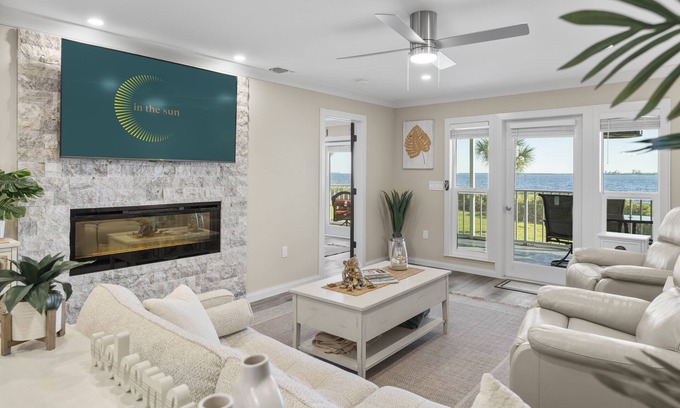 Port Charlotte Condo | Myakka River Views/Corner Unit/Freshly Designed/Pool/Gym/Gated