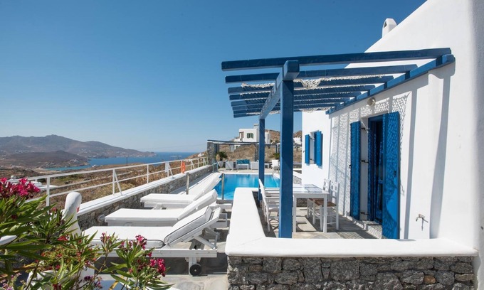 Ano Mera House | Mykonos Pro-care Suites
