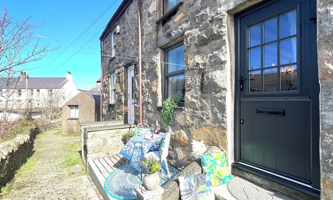 Trefor Cottage | Mynydd a Mor, Mountains and Sea, Llyn Peninsula, North Wales cottage.