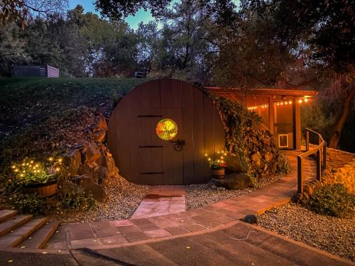 Cornville House | Myrinn-Hobbit Cottage on the Creek Storybook Stay