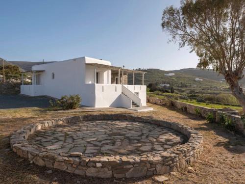 Parikia House | Myrsini Traditional Hillside Cottage