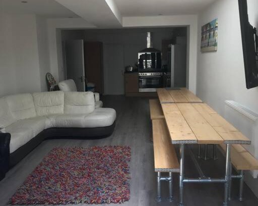 Weymouth House | Myrtle villa 10 bedrooms sleeps 28, 2 min to beach