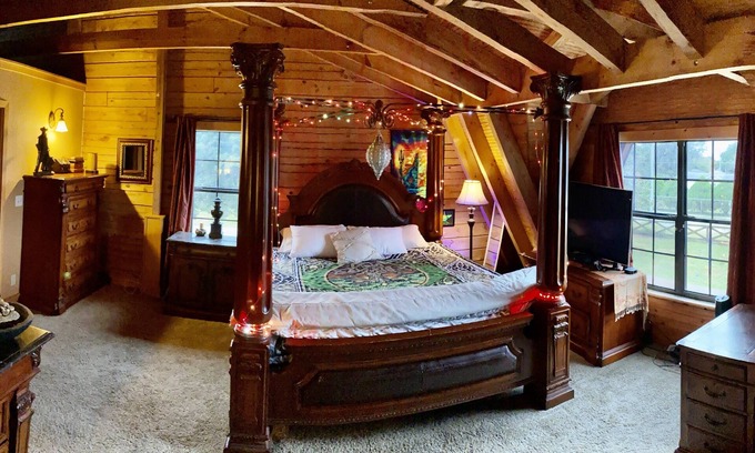 Montverde House | Mystic Cabin Retreat Home w/pool near Orlando, close to Disney!