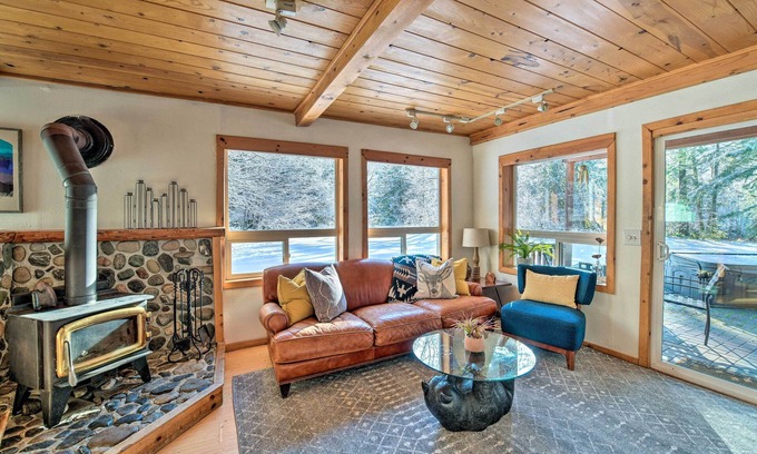 Skykomish Cabin | Mysty Mountain Cabin on River: Near Stevens Pass!