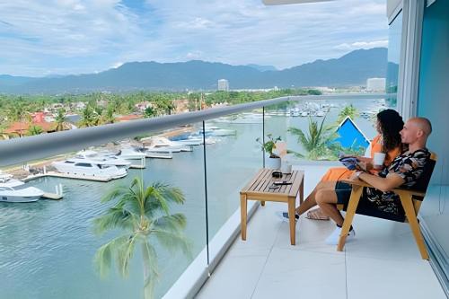 Marina Vallarta Apartment | Náutico: Hermosa vista al muelle