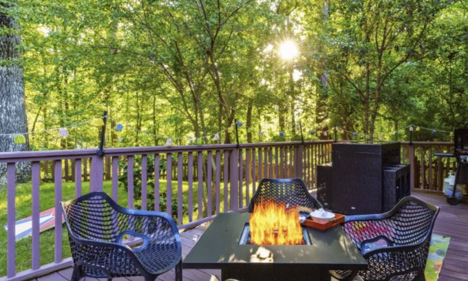 Johns Creek House | N Atlanta Home - Game Room, Firepit, BBQ, Sleeps 9