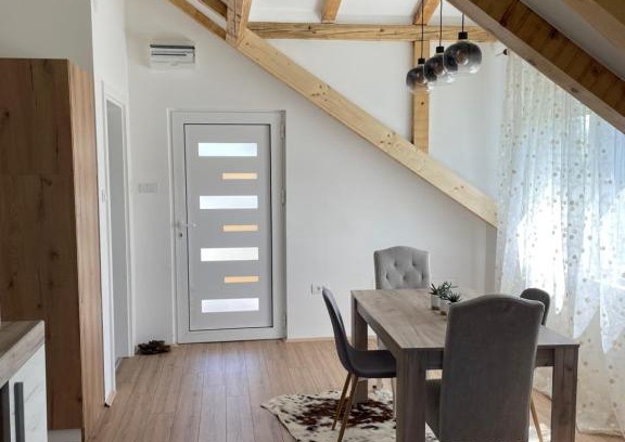 Vrdnik Apartment | Naš san