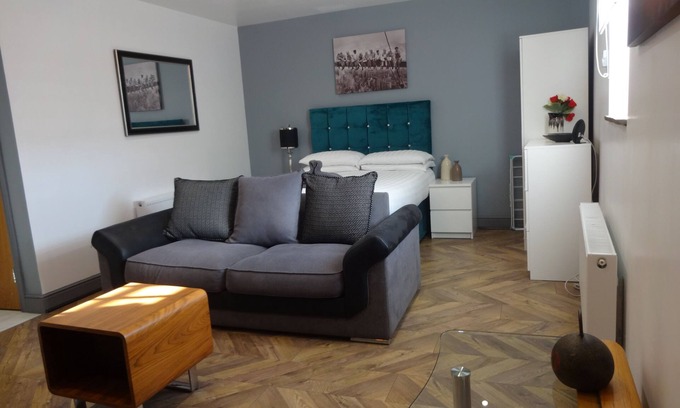Wigton Apartment | Naaf Lodge, Bowness on Solway at the start of Hadrian's Wall and close to beach