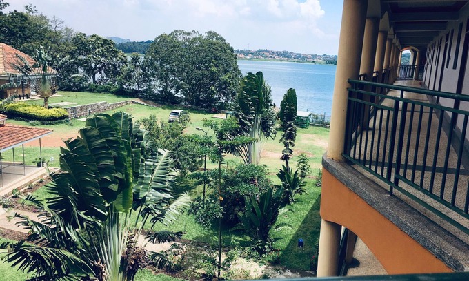 Entebbe Hotel | Nabinoonya Resort Beach