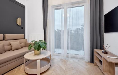 Nowe Miasto Apartment | Nadolnik Apartment with Mezzanine by BookingHost