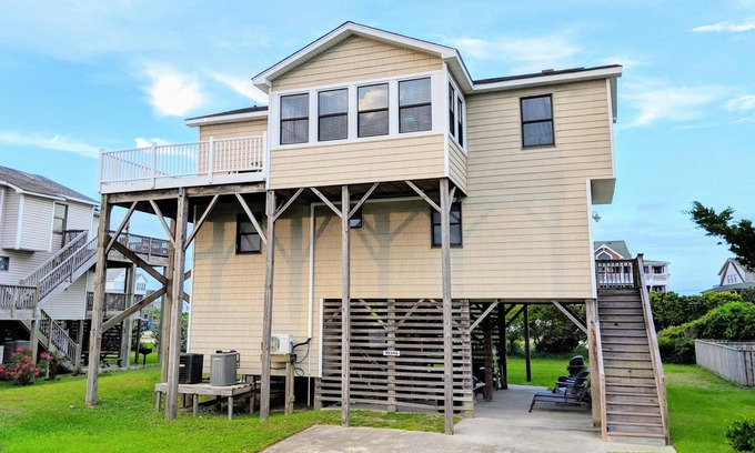 South Nags Head House | Nags Head, Ocean View, 3 min Walk to Beach, Hot Tub, Sunrise & Sunset Views